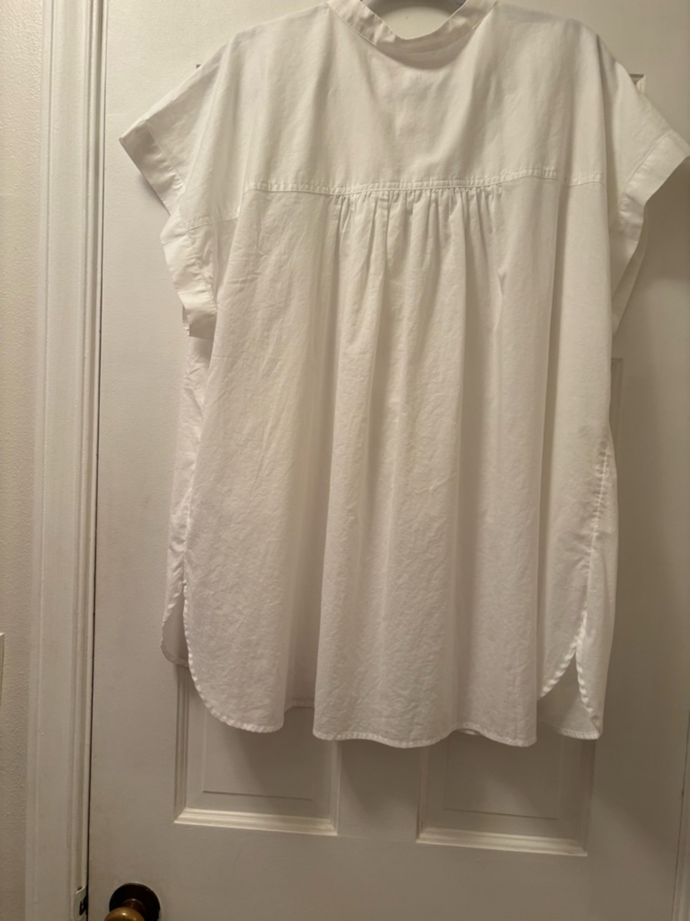 Universal Thread White Button-Up Collared Shirt - Picture 4 of 6